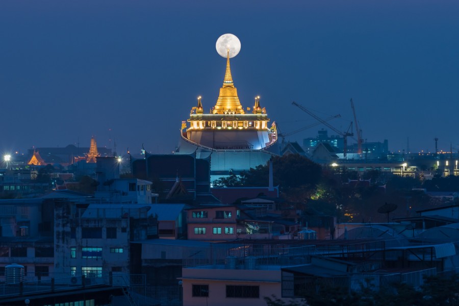 Expérience de la pleine lune en Thaïlande : une immersion culturelle et festive